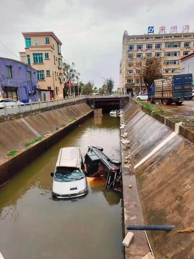 “摩羯”过境：中国大陆最南端村庄的风雨一夜 封面深镜(图1)